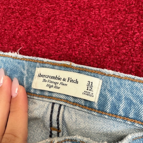Abercrombie & Fitch High Rise Vintage Flare Jean - Picture 11 of 11